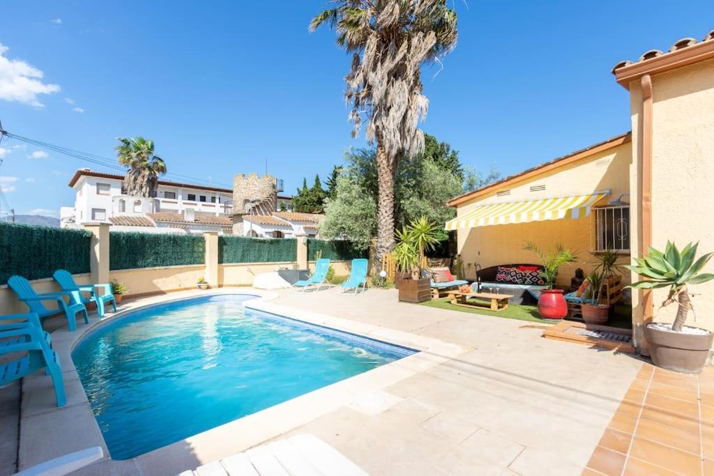 S46-Casa De Vacaciones Climatizada Con Piscina, En El Centro Junto Al Mar, Barbacoa Y Wiifi Empuriabrava Buitenkant foto