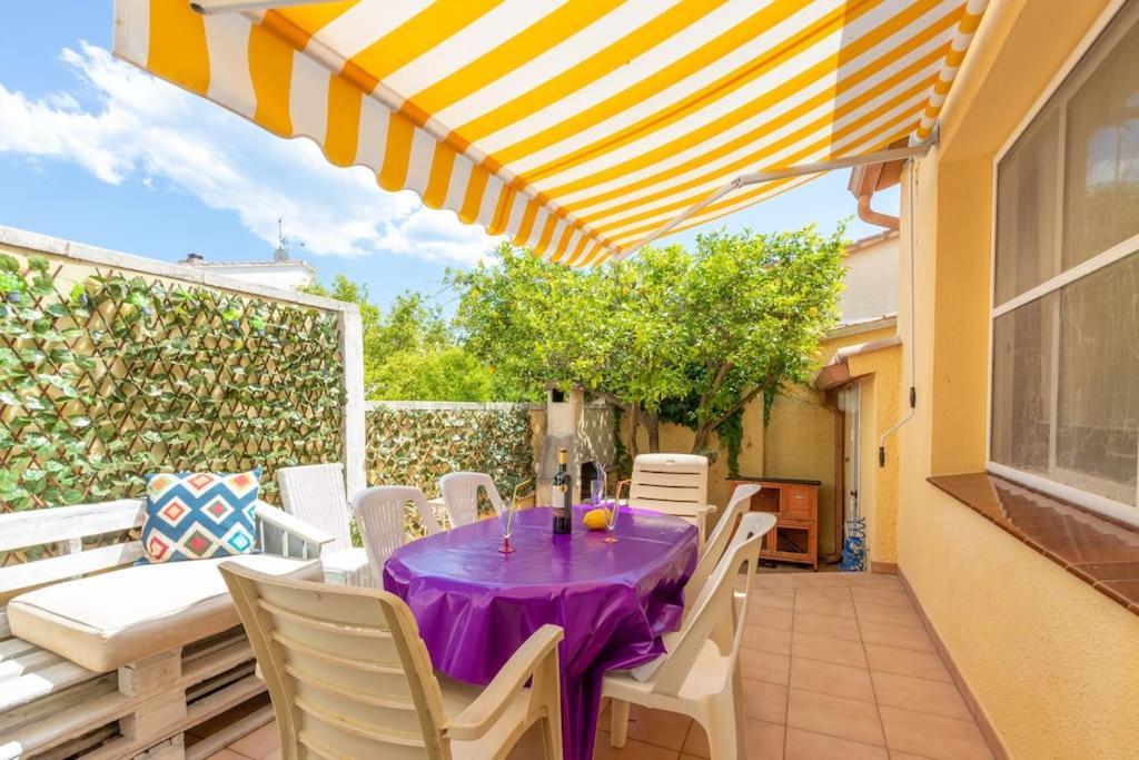S46-Casa De Vacaciones Climatizada Con Piscina, En El Centro Junto Al Mar, Barbacoa Y Wiifi Empuriabrava Buitenkant foto
