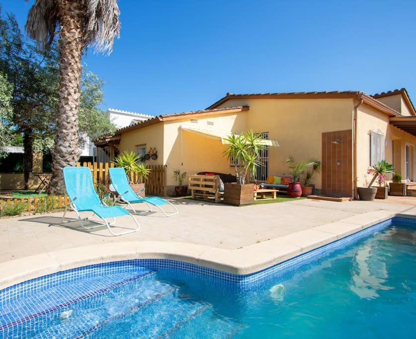 S46-Casa De Vacaciones Climatizada Con Piscina, En El Centro Junto Al Mar, Barbacoa Y Wiifi Empuriabrava Buitenkant foto