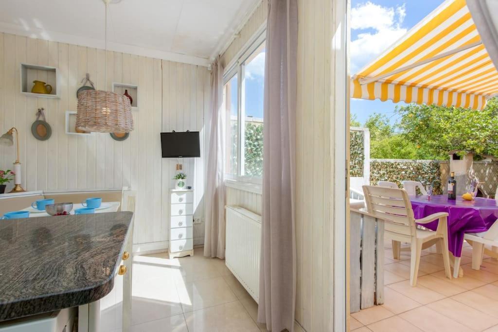 S46-Casa De Vacaciones Climatizada Con Piscina, En El Centro Junto Al Mar, Barbacoa Y Wiifi Empuriabrava Buitenkant foto
