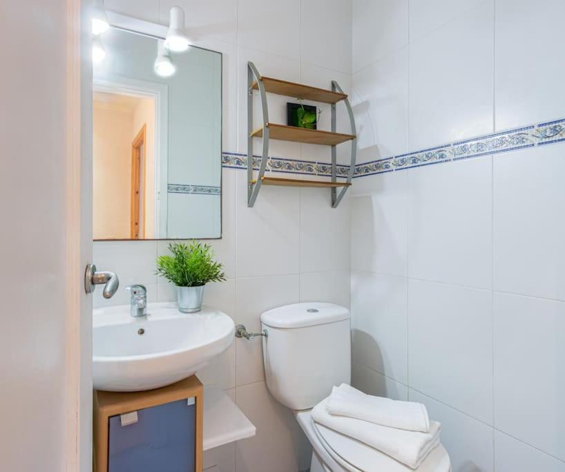 S46-Casa De Vacaciones Climatizada Con Piscina, En El Centro Junto Al Mar, Barbacoa Y Wiifi Empuriabrava Buitenkant foto